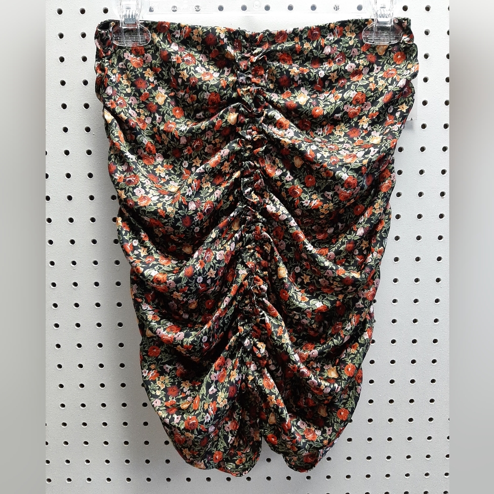 Zara Skirt ~ Size Med